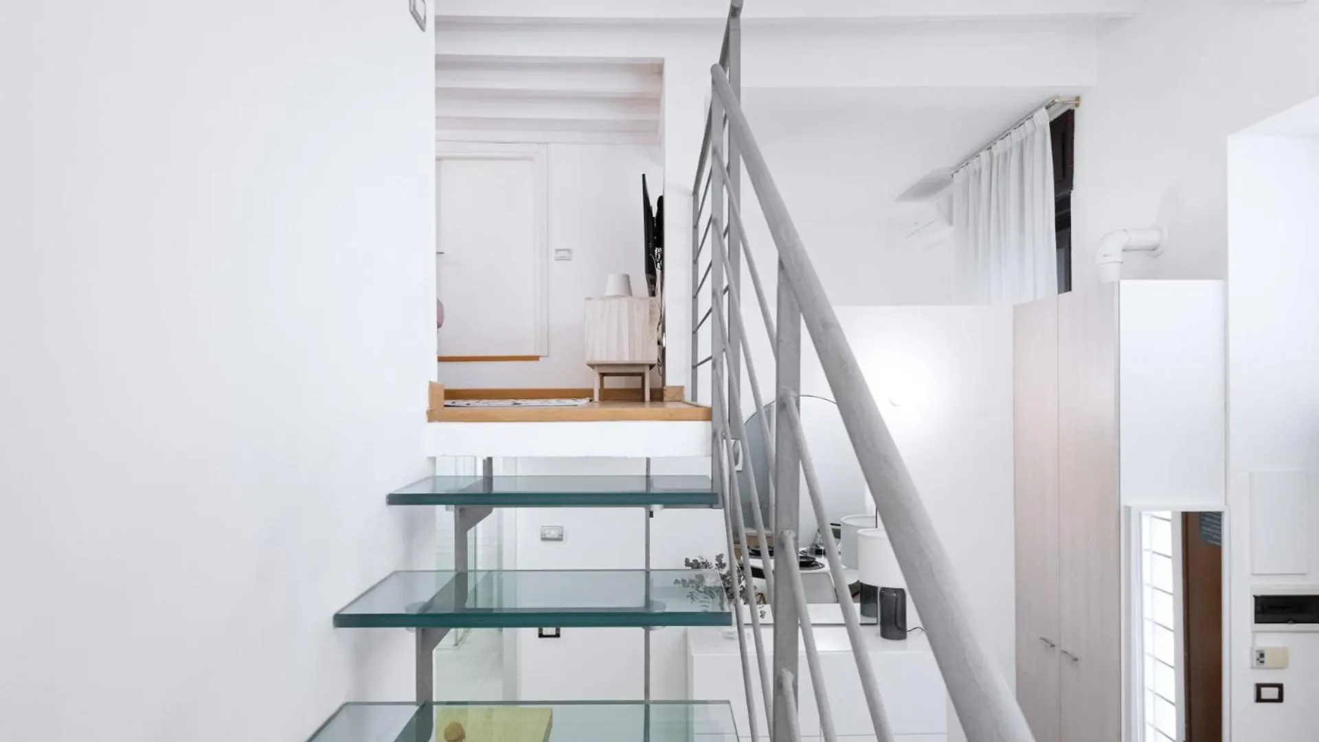 Apartment Easylife - Eleganza E Comfort In Loreto Mailand Italien