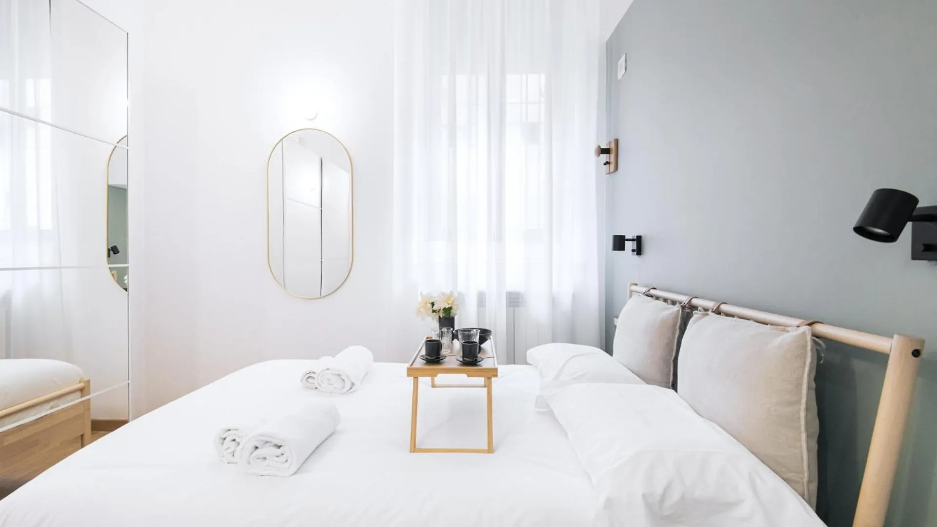 Apartment Easylife - Eleganza E Comfort In Loreto Mailand