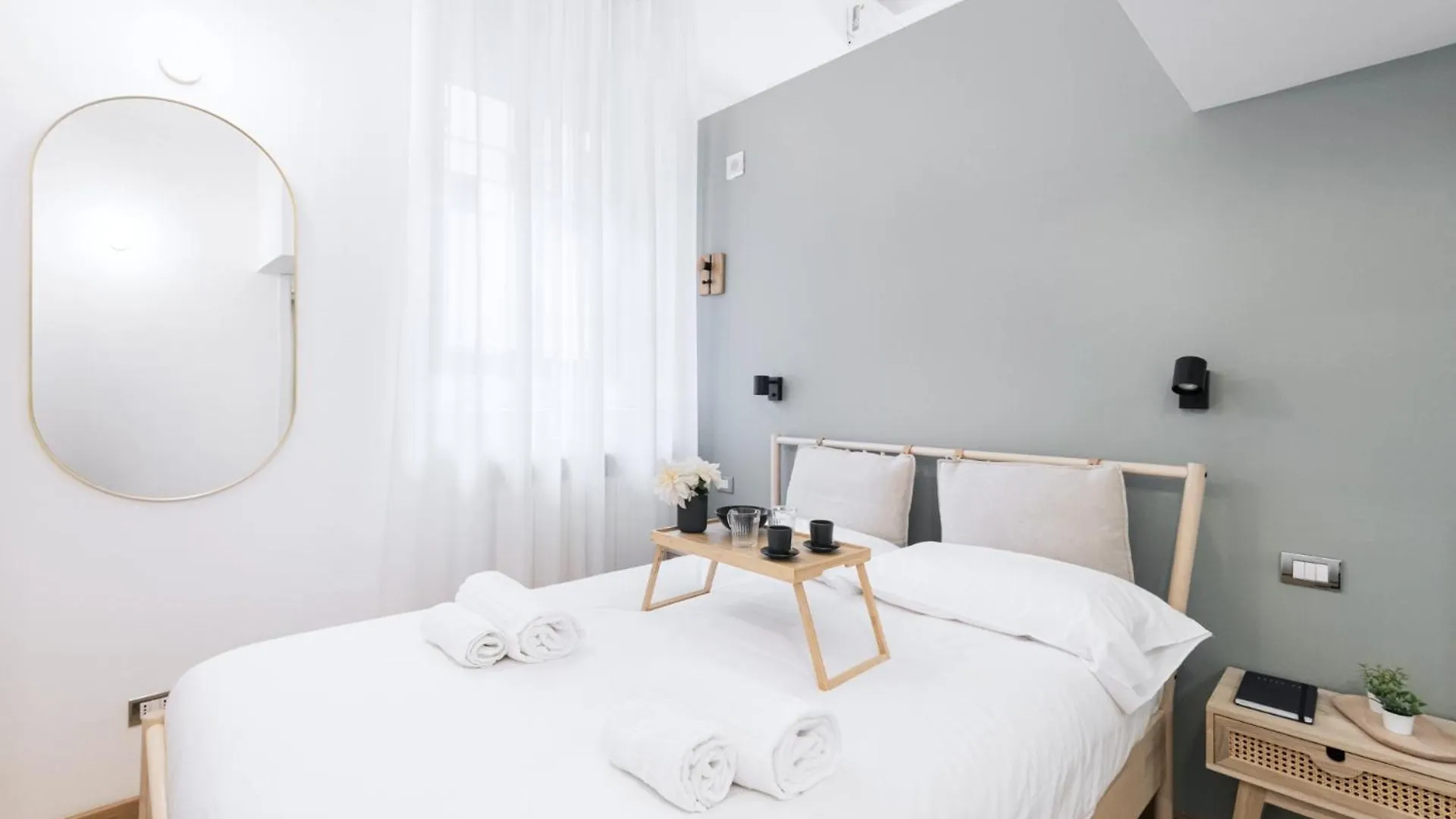 Apartment Easylife - Eleganza E Comfort In Loreto Mailand Italien