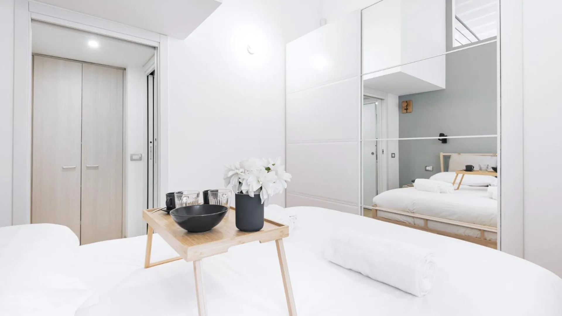 Easylife - Eleganza E Comfort In Loreto Milão 0*,