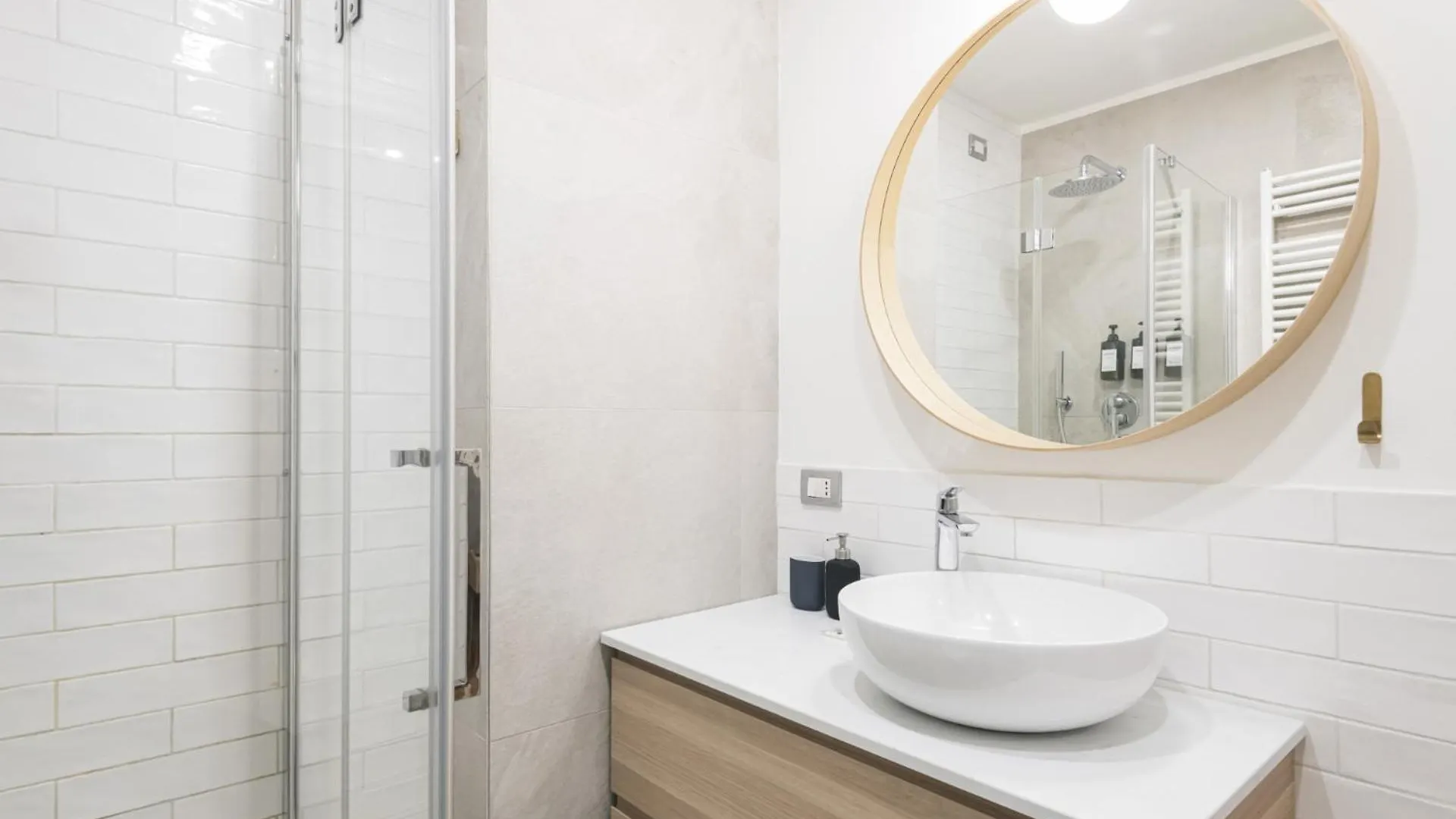 Easylife - Eleganza E Comfort In Loreto Milão